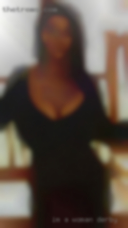 I'm a single female looking woman Derby for fun!
